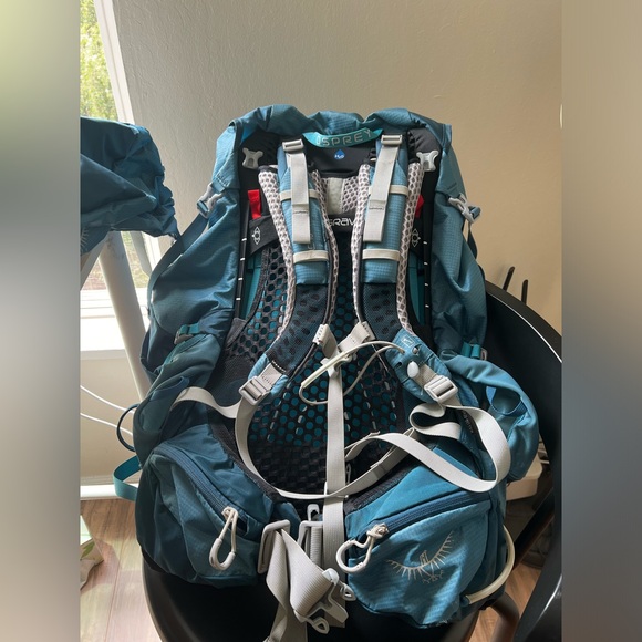 Osprey Aura 65L XS/S Backpacking Pack - Picture 3 of 7